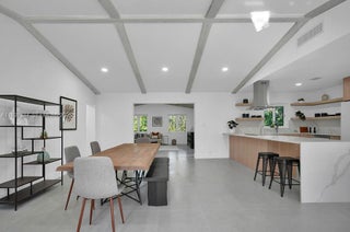 Photo of Listing #A11897384