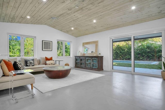 3 of 34 - 117 Ne 20th St, Wilton Manors, FL