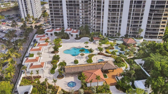 2 of 31 - 20281 E Country Club Dr 210, Aventura, FL