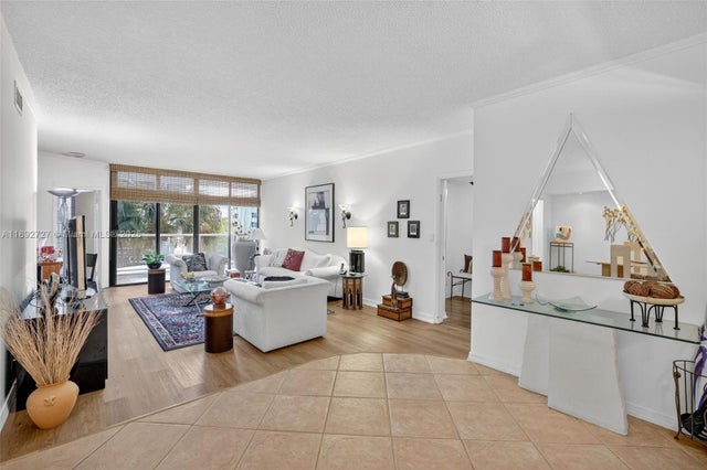 3 of 73 - 20281 E Country Club Dr 210, Aventura, FL