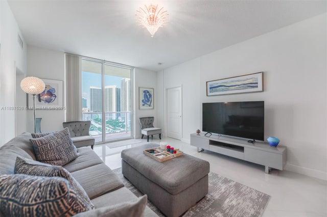 3 of 32 - 1945 S Ocean Dr 1909, Hallandale Beach, FL