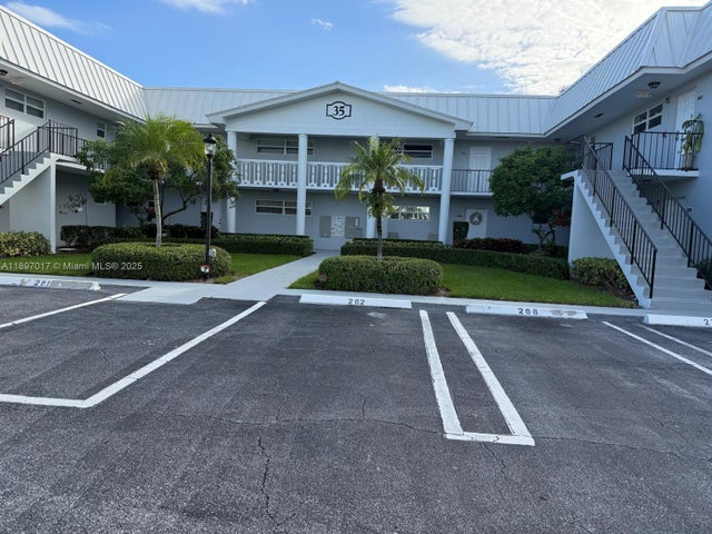 2 of 35 - 35 Colonial Club Dr 203, Boynton Beach, FL