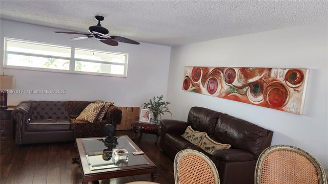 4 of 35 - 35 Colonial Club Dr 203, Boynton Beach, FL