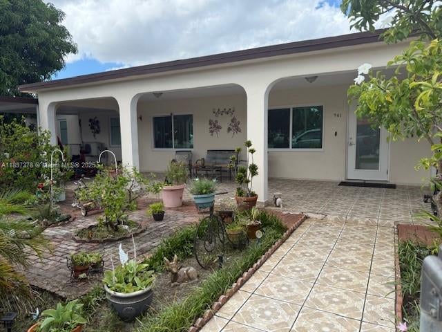 1 of 9 - 961 E 10th Pl, Hialeah, FL