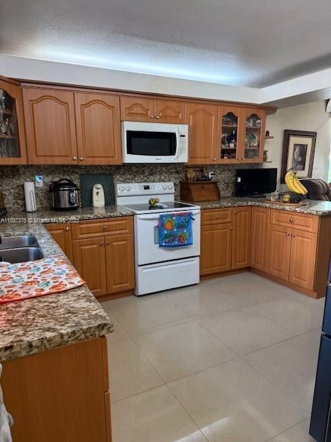 2 of 9 - 961 E 10th Pl, Hialeah, FL