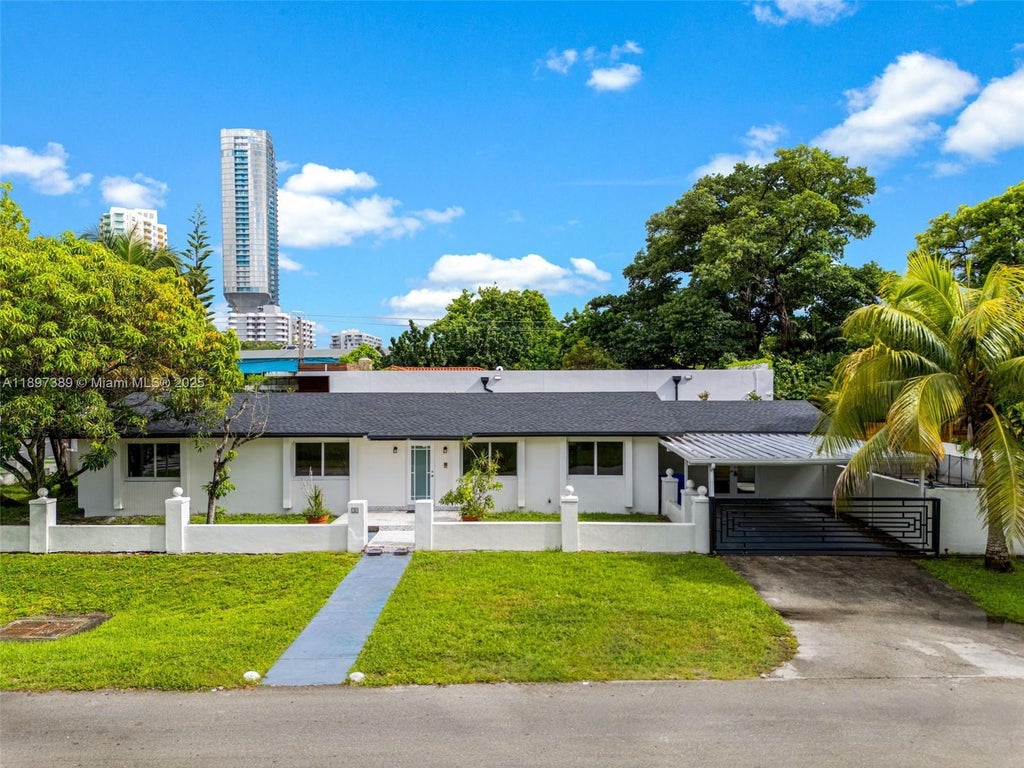 50 Sw 26th Rd, Miami