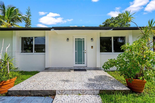 4 of 52 - 50 Sw 26th Rd, Miami, FL