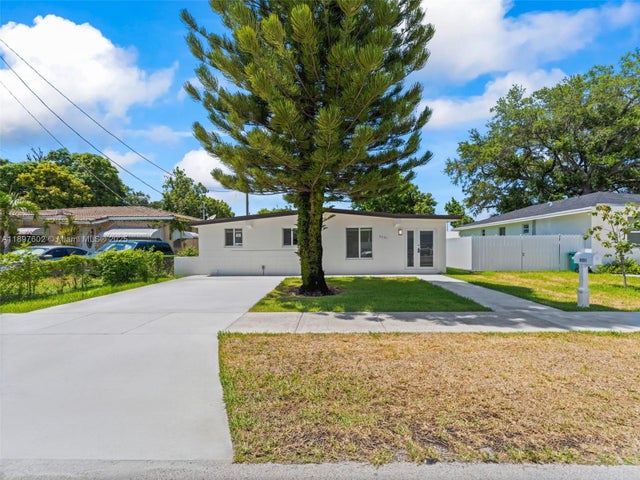 1 of 40 - 3231 Nw 48th Ter, Miami, FL