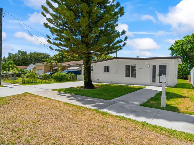 5 of 40 - 3231 Nw 48th Ter, Miami, FL