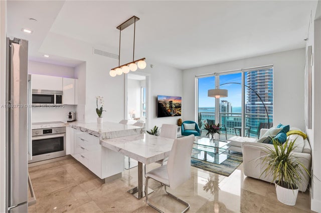 4 of 16 - 950 Brickell Bay Dr 4707, Miami, FL