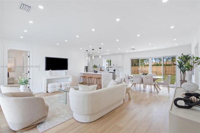 3 of 34 - 3645 Sw 22nd St, Fort Lauderdale, FL