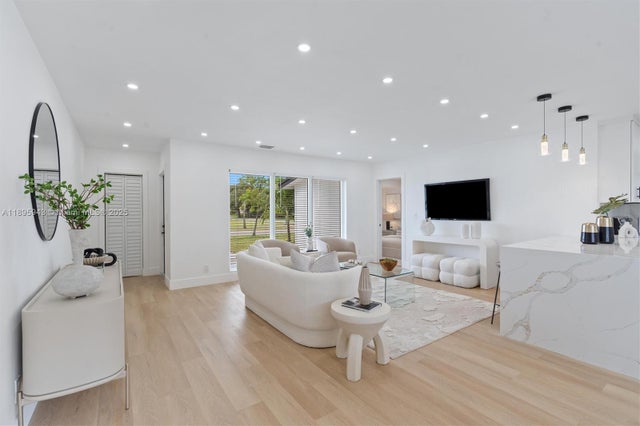 4 of 34 - 3645 Sw 22nd St, Fort Lauderdale, FL