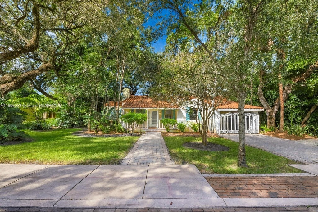 1100 El Rado St, Coral Gables
