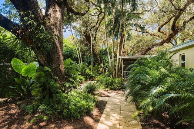 4 of 4 - 1100 El Rado St, Coral Gables, FL