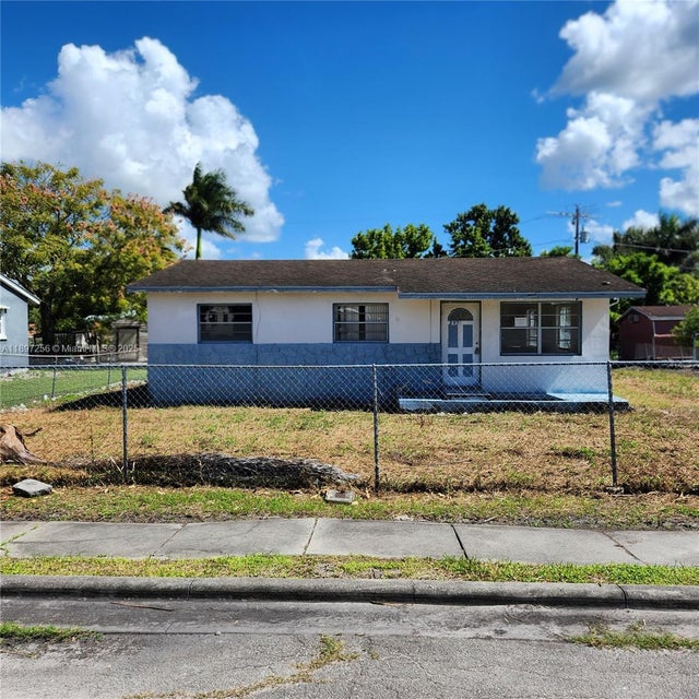 2 of 9 - 245 Sw 11th Ave, South Bay, FL
