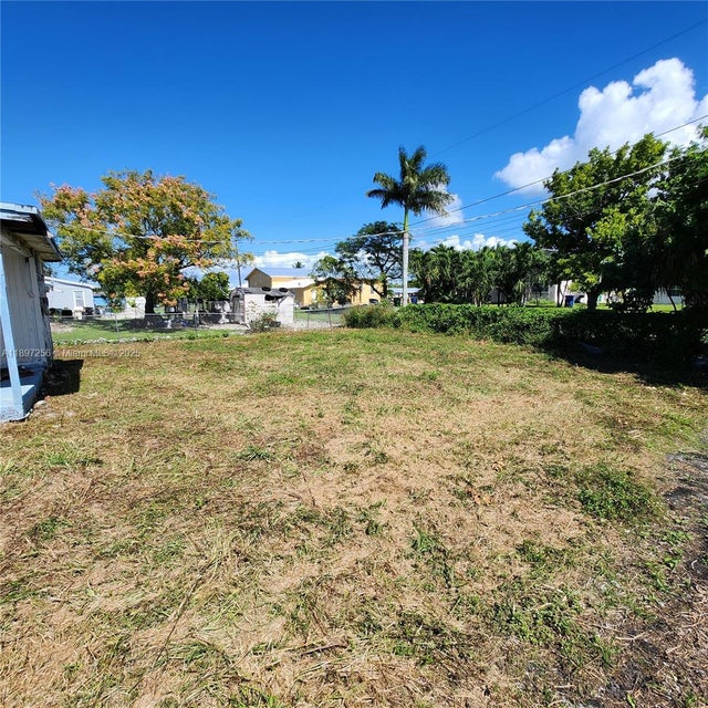 3 of 9 - 245 Sw 11th Ave, South Bay, FL