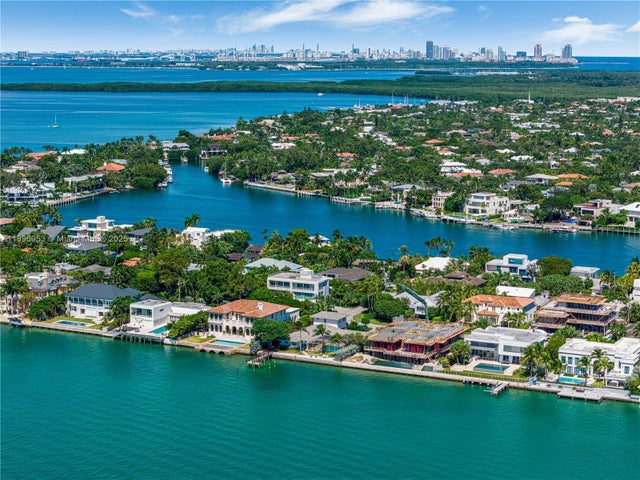 4 of 46 - 640 S Mashta Dr, Key Biscayne, FL