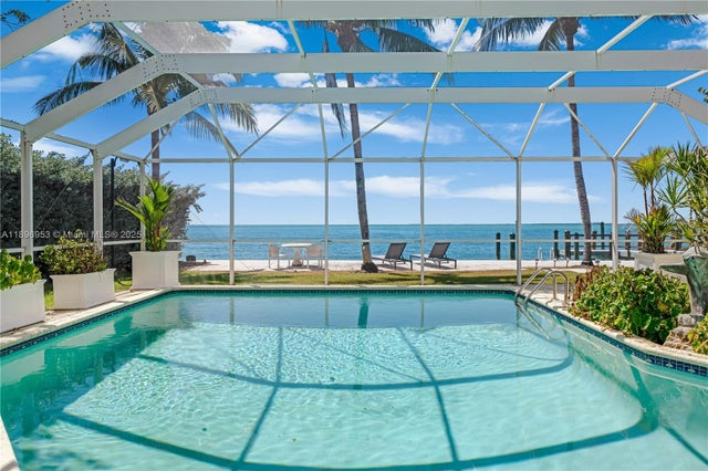 5 of 46 - 640 S Mashta Dr, Key Biscayne, FL