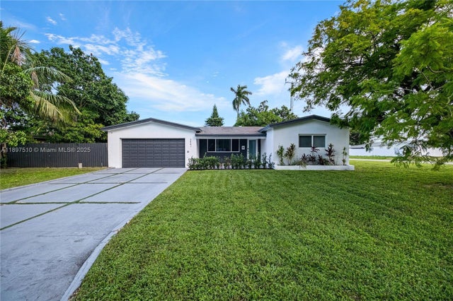 1 of 35 - 2441 Alcazar Dr, Miramar, FL