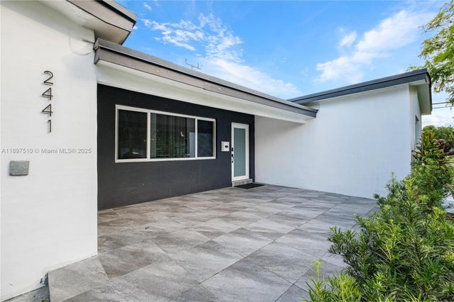 3 of 35 - 2441 Alcazar Dr, Miramar, FL