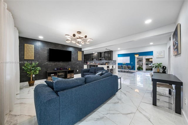 5 of 35 - 2441 Alcazar Dr, Miramar, FL