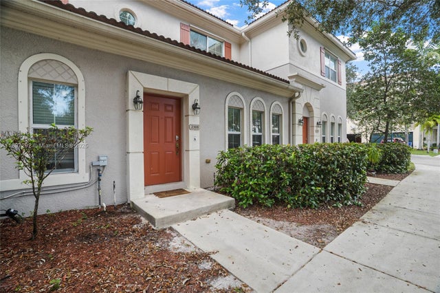 4 of 38 - 2308 Sw 100th Ter, Miramar, FL
