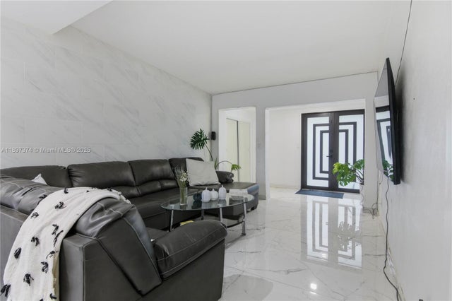 4 of 42 - 218 Nanette Dr, Orlando, FL