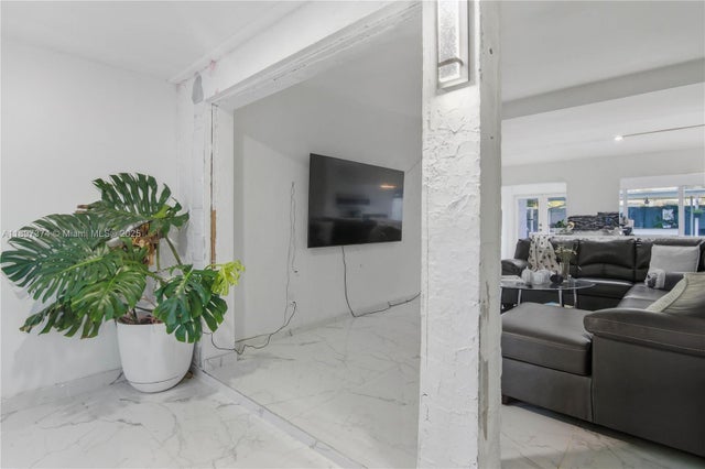5 of 42 - 218 Nanette Dr, Orlando, FL