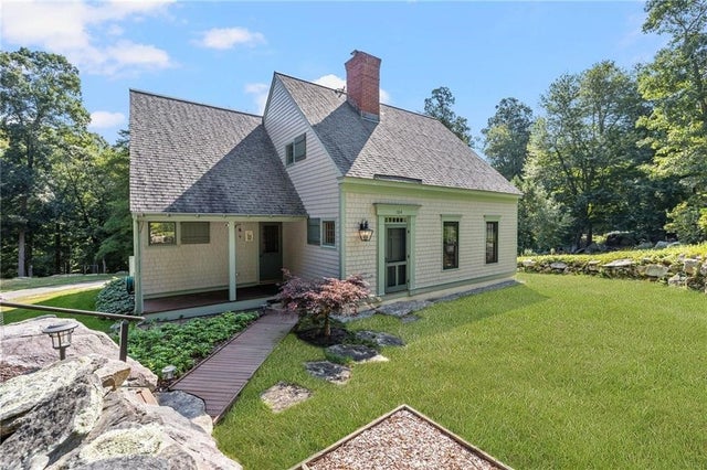 184 Field Stone Ln, Tiverton