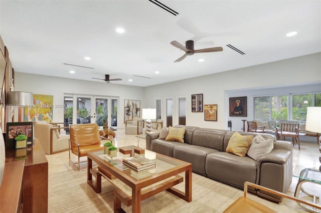 1 of 41 - 1128 W Cypress Dr V-15, Pompano Beach, FL