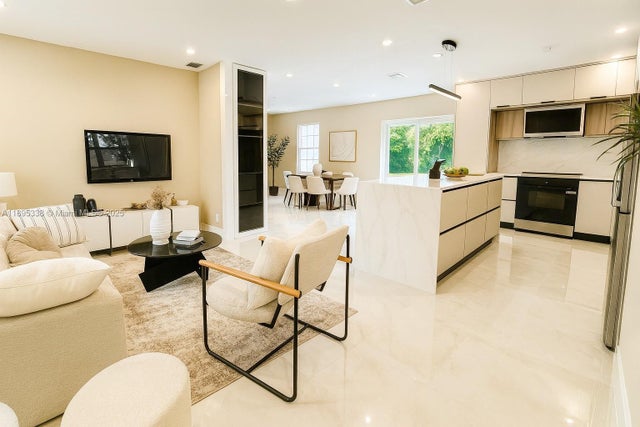 3 of 34 - 1399 Ne 38th St, Oakland Park, FL