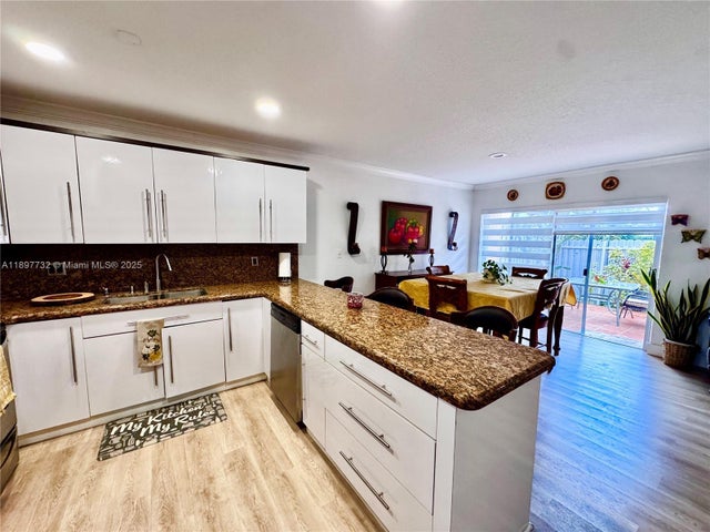 5 of 40 - 12312 Nw 7th Ln, Miami, FL