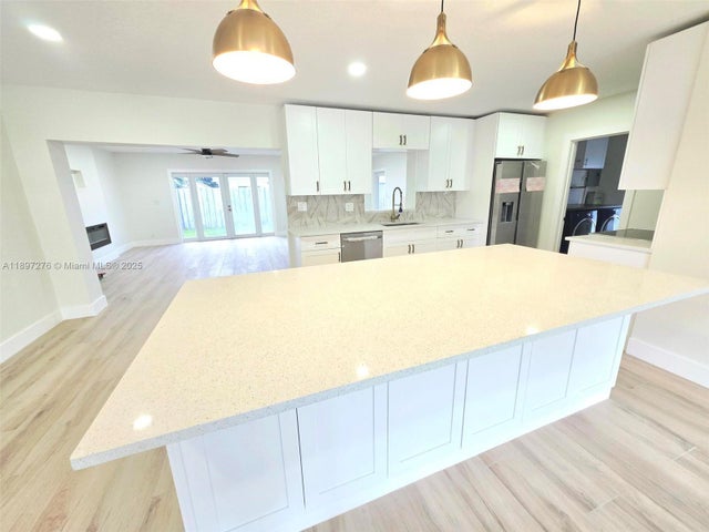 5713 Ne 17th Ter, Fort Lauderdale