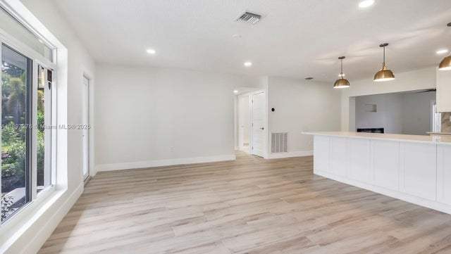 3 of 48 - 5713 Ne 17th Ter, Fort Lauderdale, FL