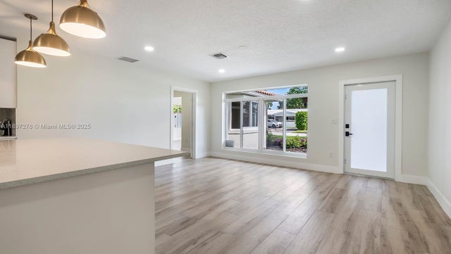 4 of 48 - 5713 Ne 17th Ter, Fort Lauderdale, FL