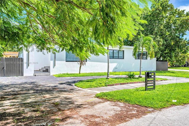 4 of 49 - 3051 Sw 84th Ct, Miami, FL