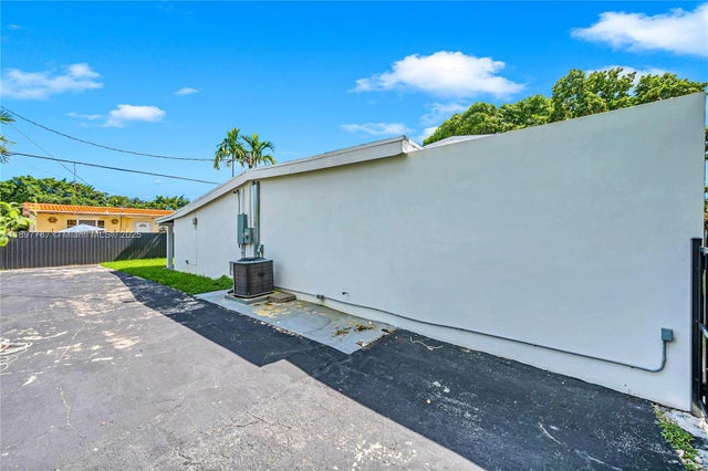 5 of 49 - 3051 Sw 84th Ct, Miami, FL