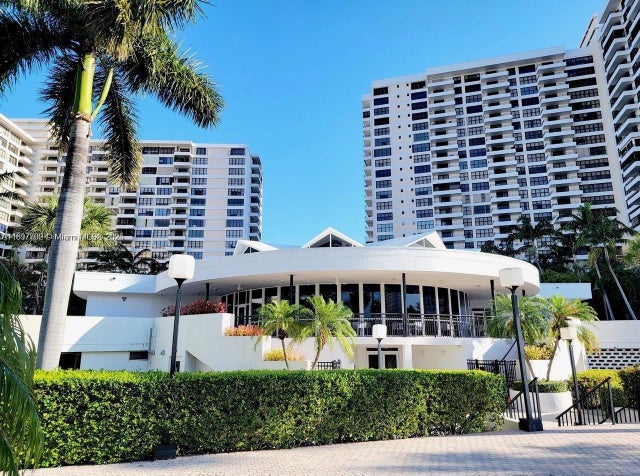 1 of 20 - 2500 Parkview Dr 1111, Hallandale Beach, FL