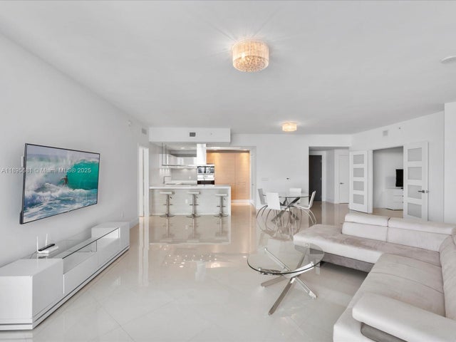 3 of 39 - 17301 Biscayne Blvd 1704, North Miami Beach, FL