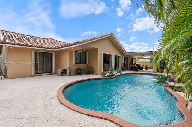 5 of 44 - 7040 Sw 95th Ct, Miami, FL