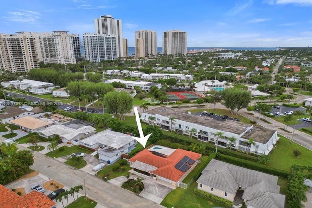 2 of 79 - 1221 Singer Dr, Singer Island, FL