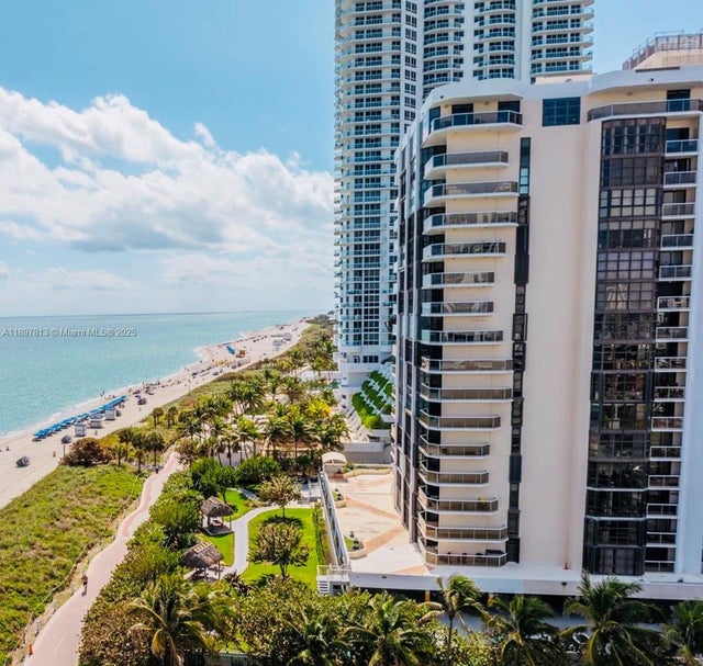 1 of 14 - 6423 Collins Ave 310, Miami Beach, FL