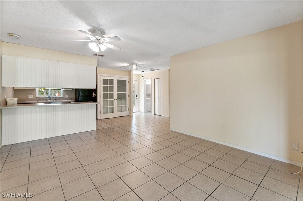 4261 Island Cir 6, Fort Myers
