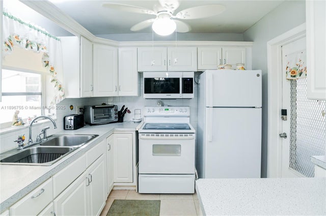 2 of 42 - 5300 Washington St G230, Hollywood, FL