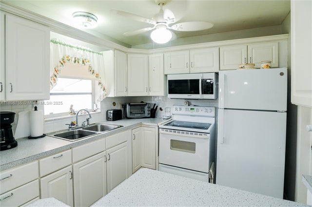 3 of 42 - 5300 Washington St G230, Hollywood, FL