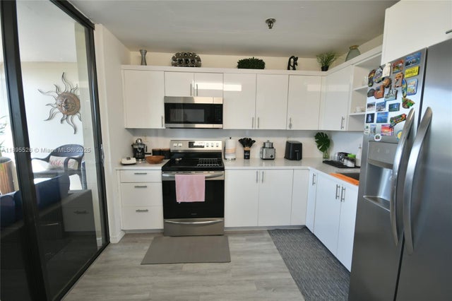 4 of 64 - 671 Ne 195th St 416-e, Miami, FL