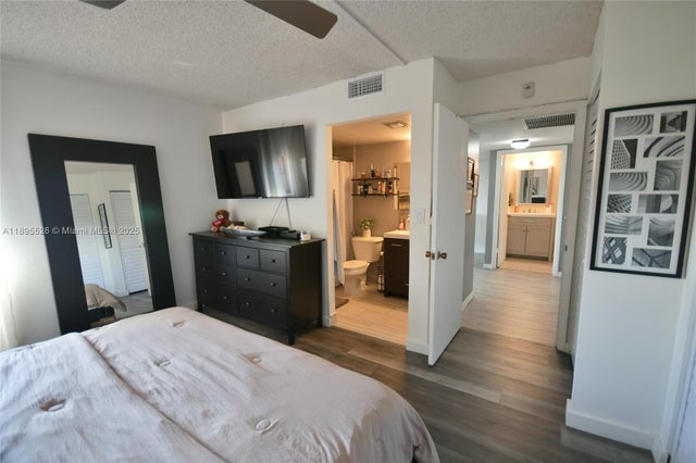 5 of 64 - 671 Ne 195th St 416-e, Miami, FL