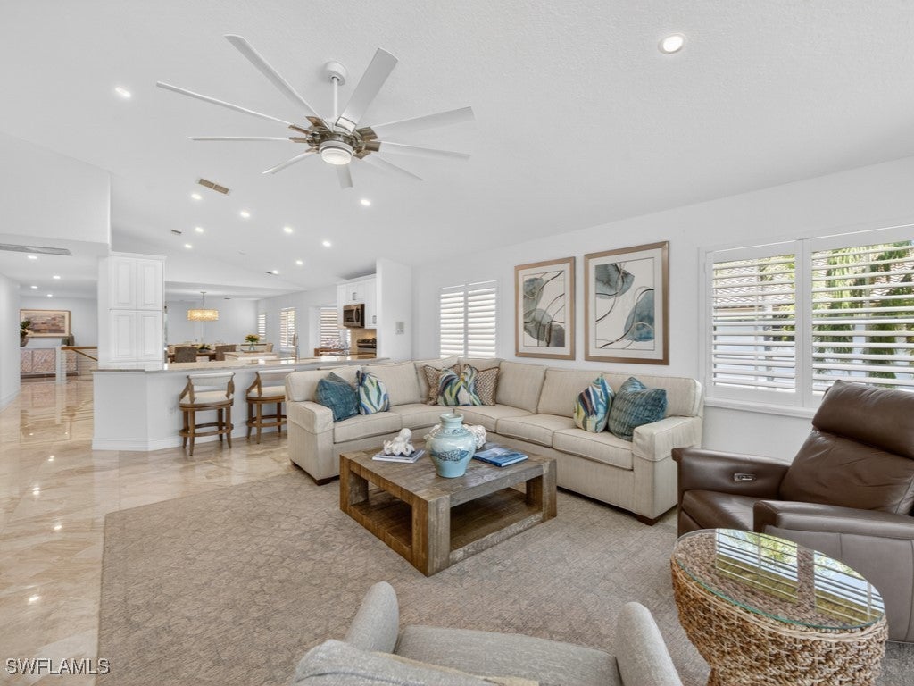 8212 Saratoga Dr 103, Naples