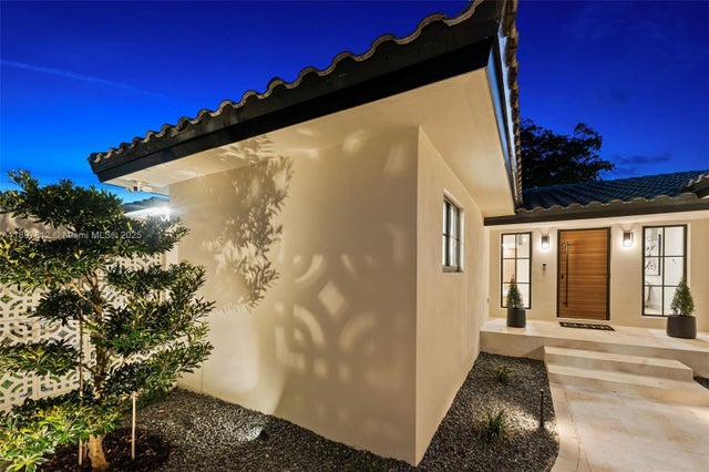 4 of 37 - 8858 Garland Ave, Surfside, FL