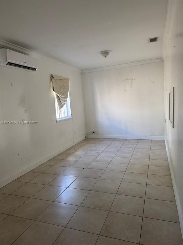 4 of 11 - 1738 Sw 17th St, Miami, FL